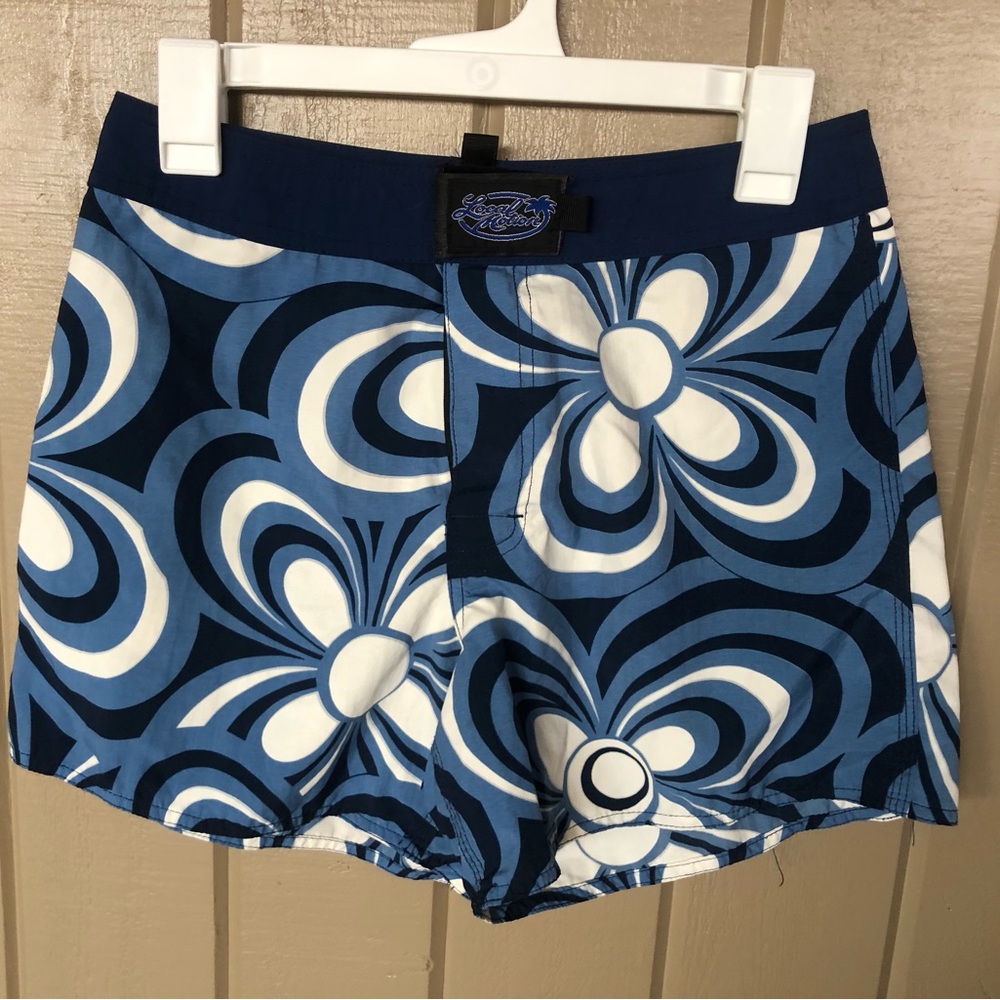 Local motion board shorts